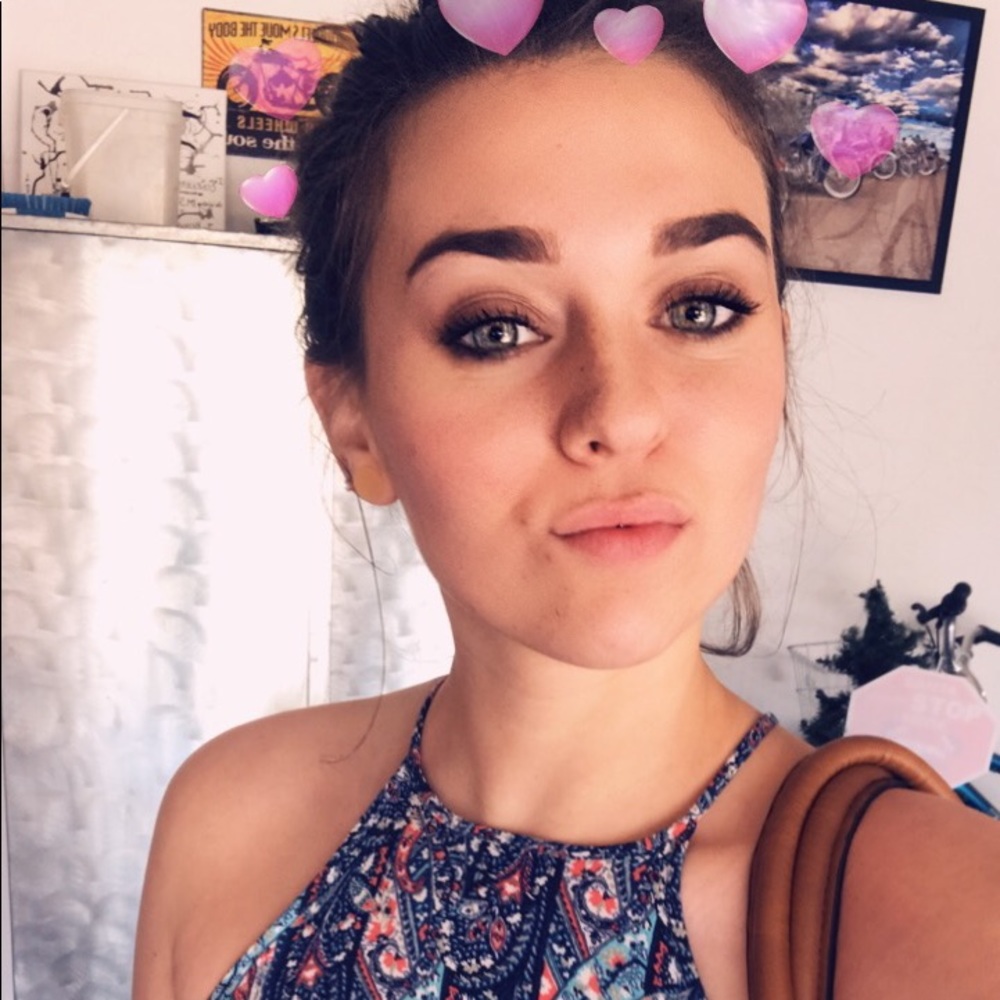 Meet your Posher, Kaitlynn